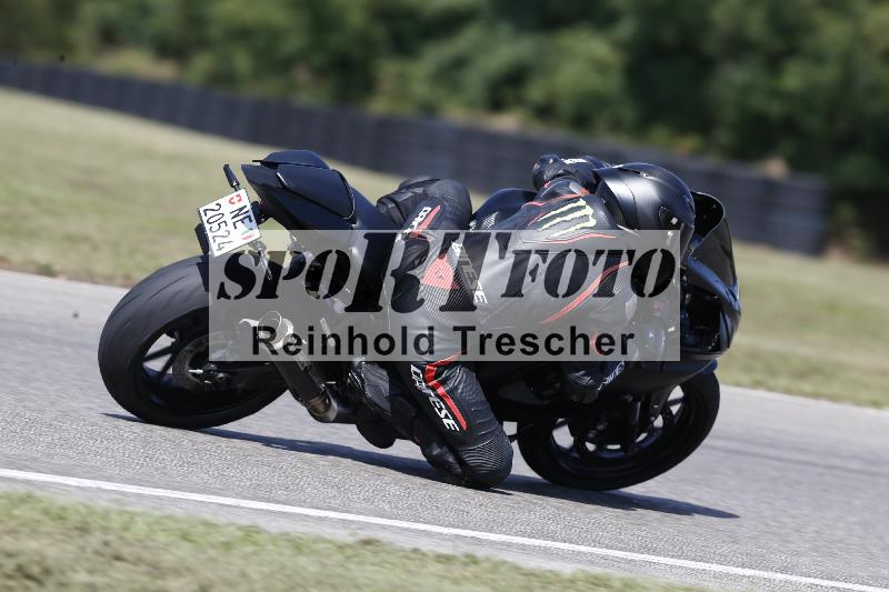 Archiv-2025/49 26.08.2025 Cornu Master School ADR/gruen-vert/73